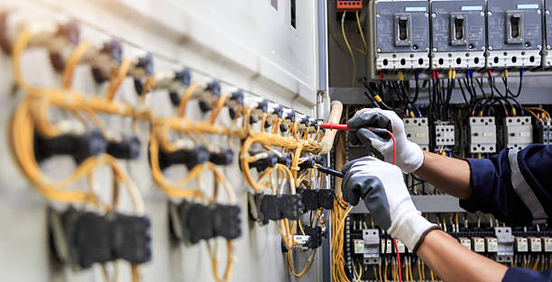Professional Electrician technician working in Bell Acres, PA